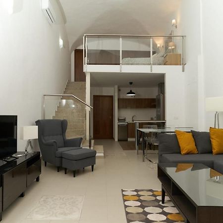 Apartamento Turistico Centro Monumental -- Caces Extérieur photo