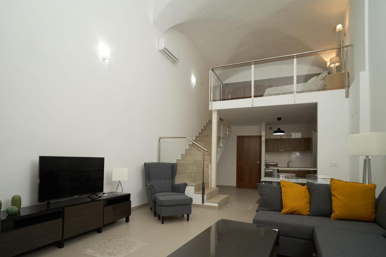 Apartamento Turistico Centro Monumental -- Caces Extérieur photo